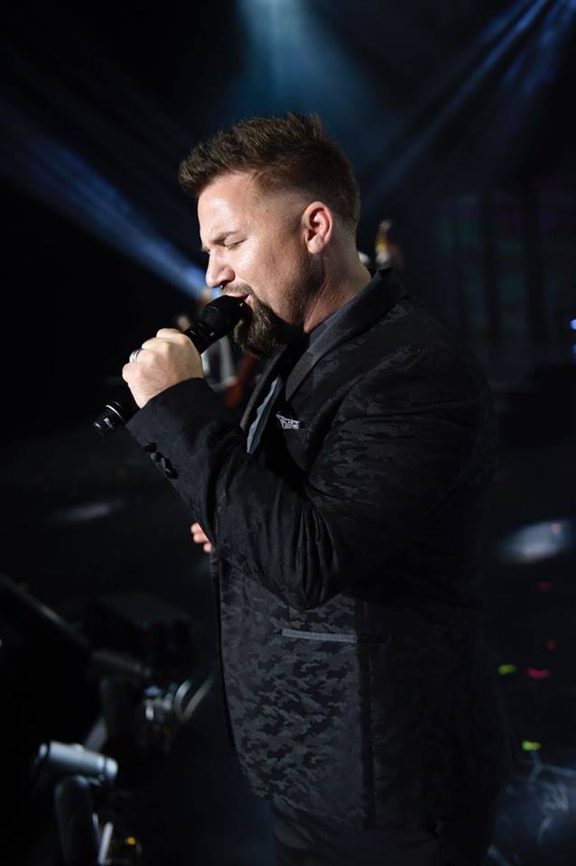 Met <a href="/touchofclassmus/">Touch of Class</a> se roerende en unieke musiek, doen hulle beslis hul naam gestand - want dié duo is beslis in 'n klas van hul eie. Jy kan hulle ook op die Afrikaans is Groot 2017-konsert CD en DVD hoor. Kry joune sommer nou by <a href="/MUSICA_AFRICA/">Musica</a> en hier:  bit.ly/2MssHCv.