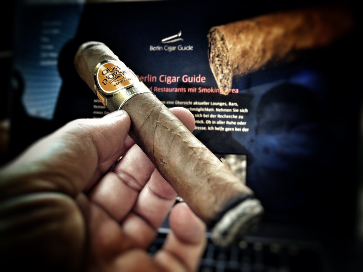 GuideCigar's tweet photo. Einen schönen Sonntagabend an Alle 🙏🏻💨💨💨 #habanos #cigar #botl #sotl #smoke #Cuba #BerlinCigarGuide #Berlin https://t.co/1wF6ZGYuA4