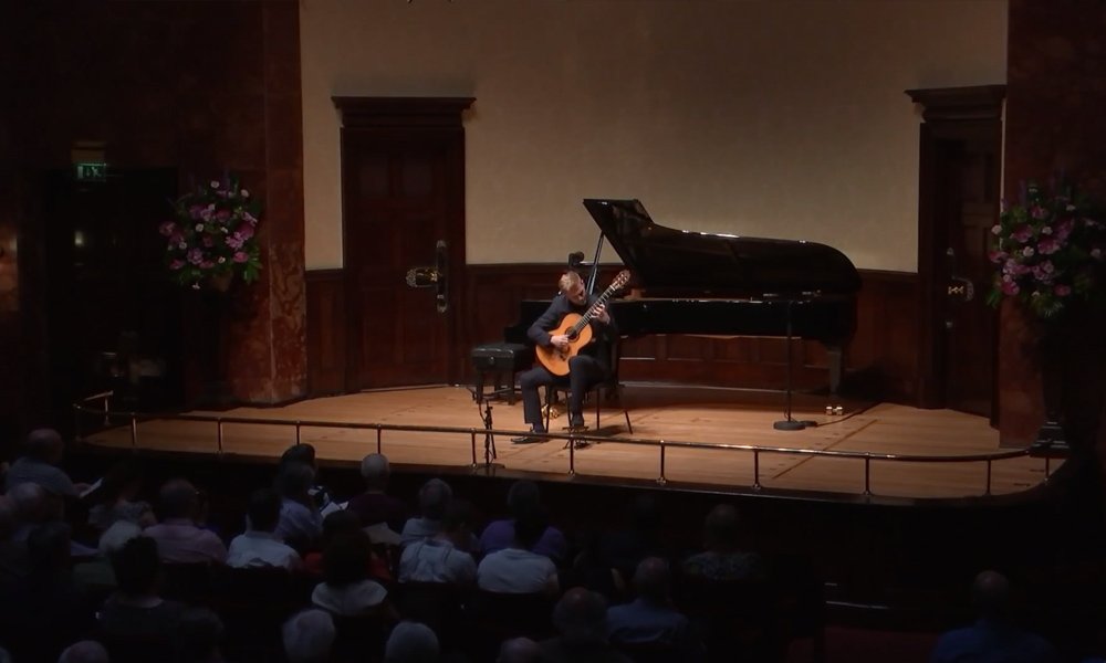Some sublime Spanish guitar from @jackhancher! Can you hear the folk music influences in these works? Listen live at rcm.ac.uk/live #RCMLive