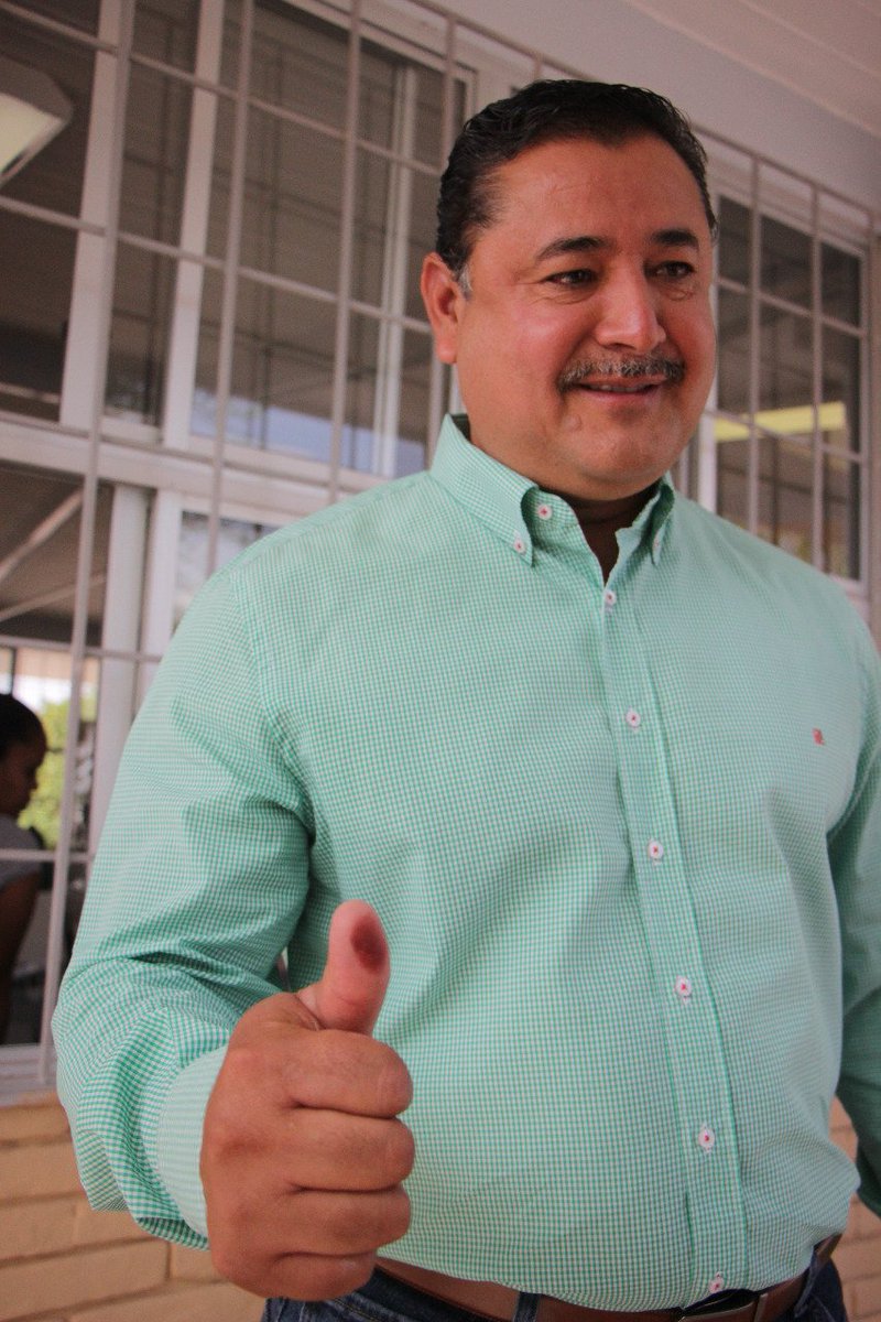 ModestoAlcalaOf's tweet photo. Con el compromiso como ciudadano, acudí esta mañana a ejercer mi voto. Confío en tener una jornada ordenada y pacífica  donde las y los maderenses podrán salir a ser parte de esta #Elección2018 https://t.co/6lEkvnk0jV