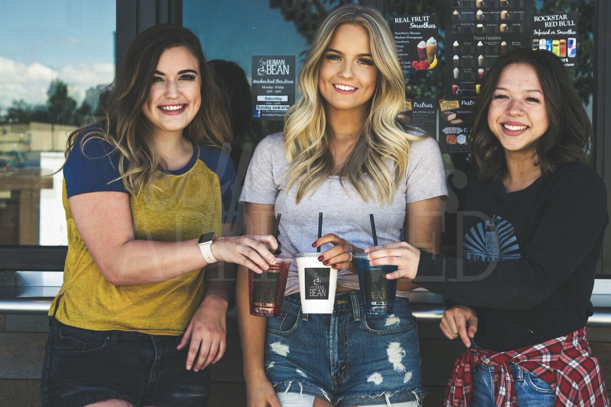 TheHumanBean_ID's tweet photo. Happy July!!! 💙☕️❤️

#CoffeeBossDeals 

July 2nd- BOGO 16oz drinks OR larger!
July 3rd- $1 OFF any 16oz drink OR larger!
July 4th- $2 32oz Rock Stars!
July 5th- FILL A TRAY $10 for 4 16oz drinks!

*MUST mention to your barista! 😎 https://t.co/16UtPnBmbA
