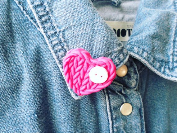 ClaytiveDesigns's tweet photo. knitted heart brooch #CraftHour #womaninbizhour #htlmp https://t.co/6QgpqeOKNB https://t.co/nK8sZDy0lV