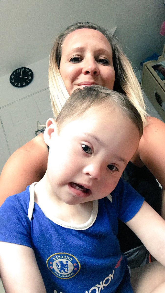 csclaire25's tweet photo. Sunny days #myboy #bruisedface #longlegs #mainman #ChelseaFC @dontscreenusout https://t.co/cD5Q2CkO7v