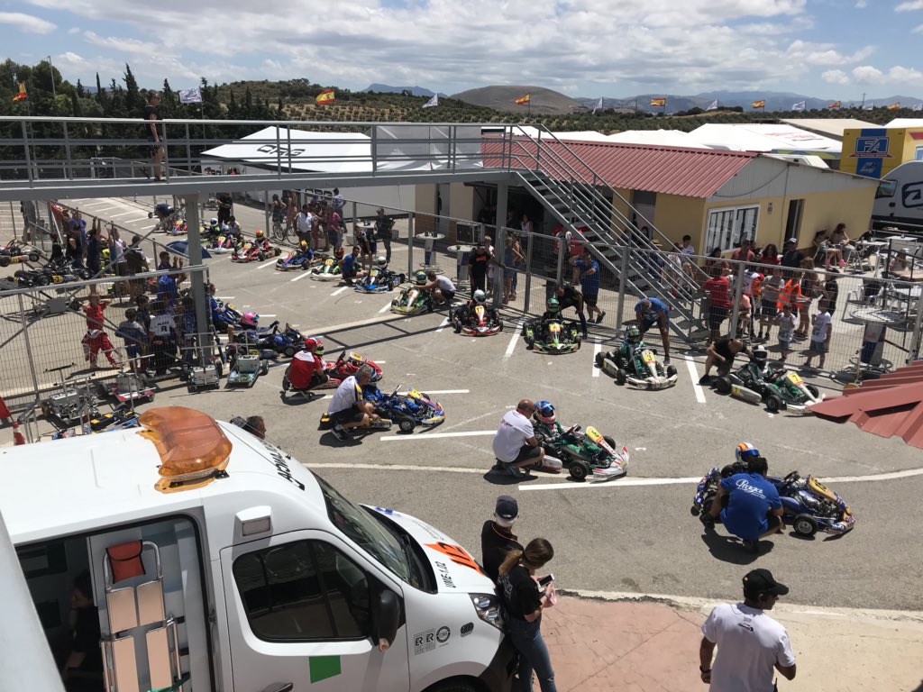 ManuelAvino's tweet photo. Momentos inolvidables este fin de semana en @KARTCAMPILLOS, con muchísimos pekes disfrutando de su pasión. Mi agradecimiento y enhorabuena a la @FaaOficial , @RFEdeA y @rgmmc por el gran equipo de oficiales que lo han hecho posible. Larga vida al #CEKSantander &amp; #AcademyCEK!! https://t.co/Wy3dDke5xS