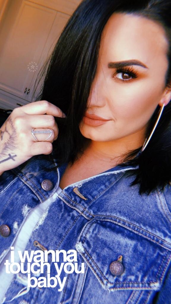 lockscreenhj's tweet image. Lockscreen Demi Lovato
Rt se salvar 
Fav se gostar 
Print se usar/ Paula