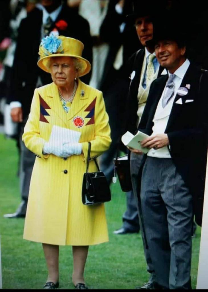 GERCALDASRESCAT's tweet photo. lista la reina para el martes https://t.co/HcBVzSVKNZ