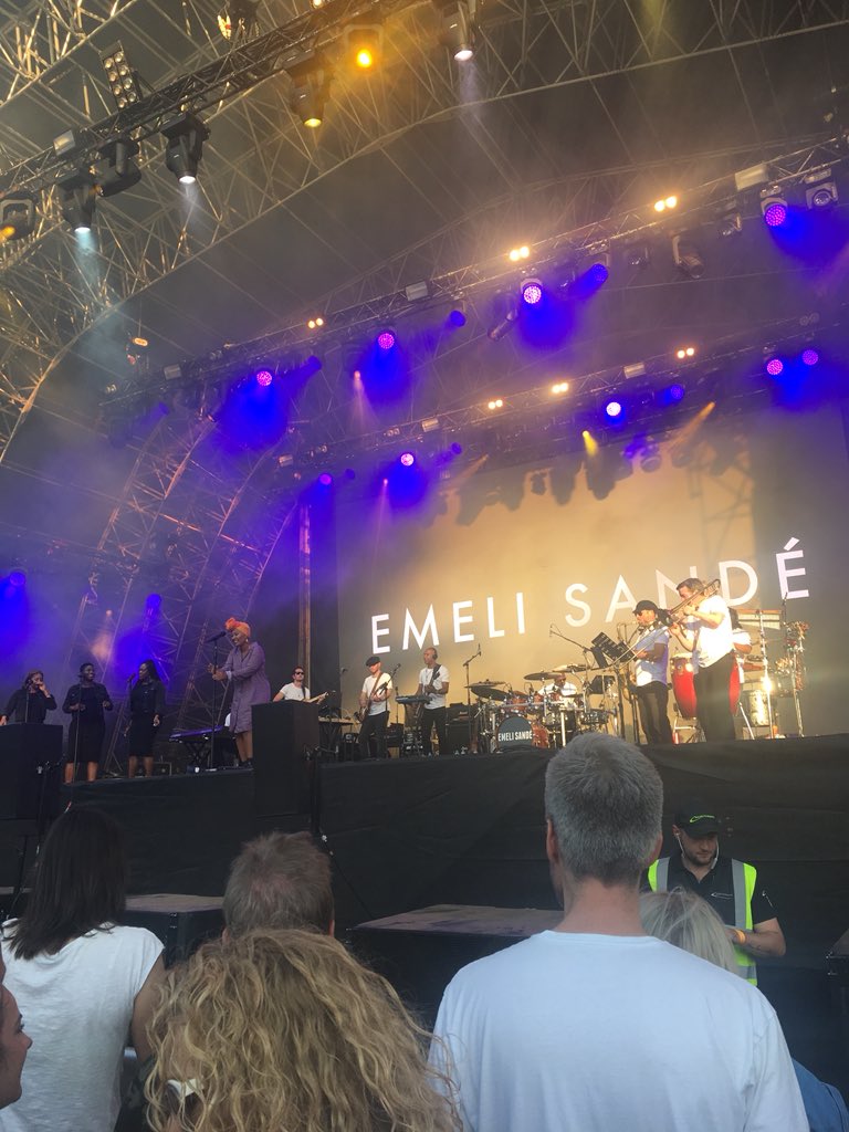 Just <a href="/emelisande/">Emeli Sandé</a> killing it on the <a href="/WestEndFiesta/">The Fiesta</a> main stage 🙌🙌🙌🙌🙌🙌🙌🙌🙌❤️❤️🌈