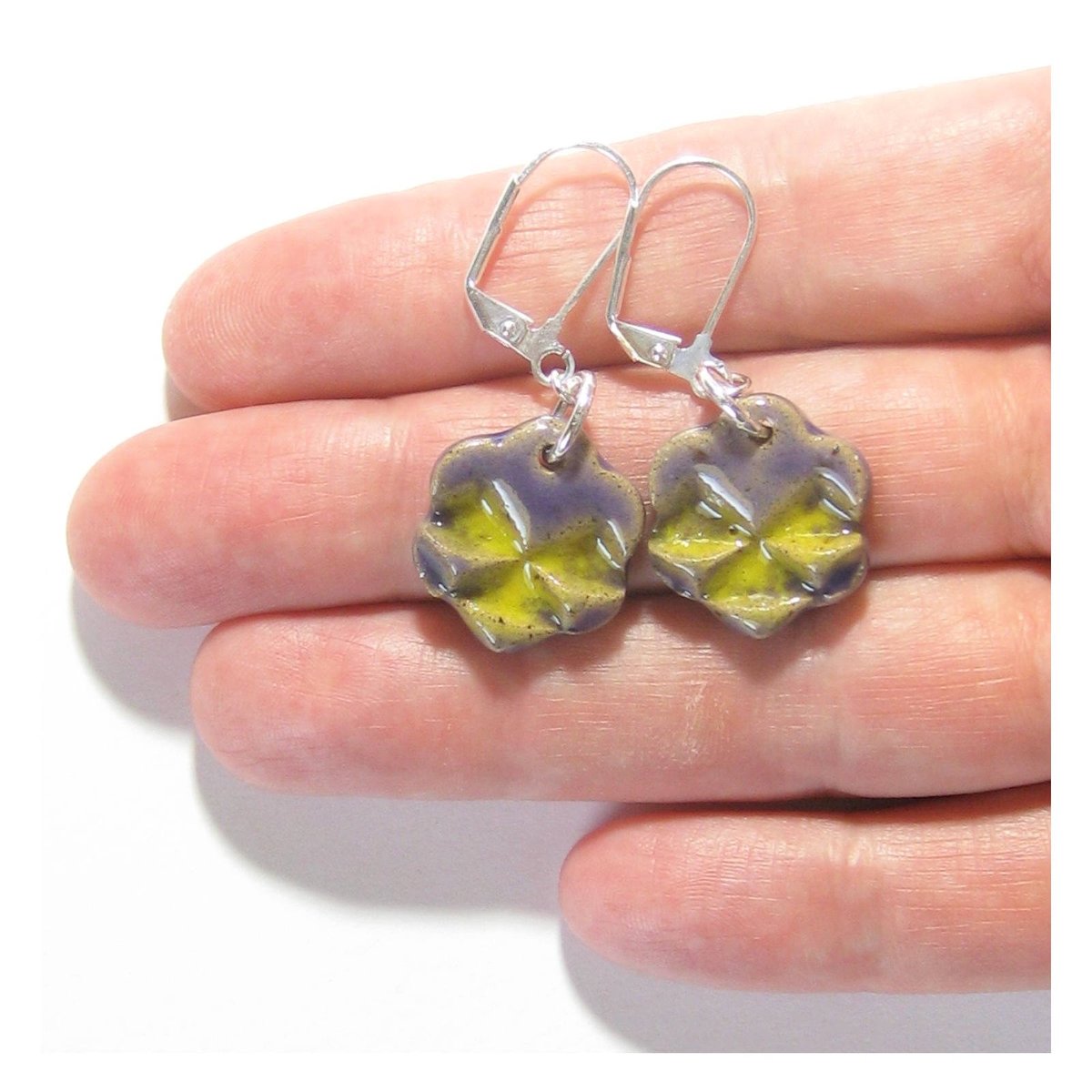 JKCJewelry's tweet photo. Purple Yellow Stoneware Flower Disc Earrings, Sterling Silver Leverbacks, Clip Ons, Boho Jewelry, Gift Idea, Artisan Ceramic Earrings https://t.co/RbQbGT5Nrc #EtsyTMT #handmade #etsymntt #EmnttM https://t.co/vEchhhBEJ2