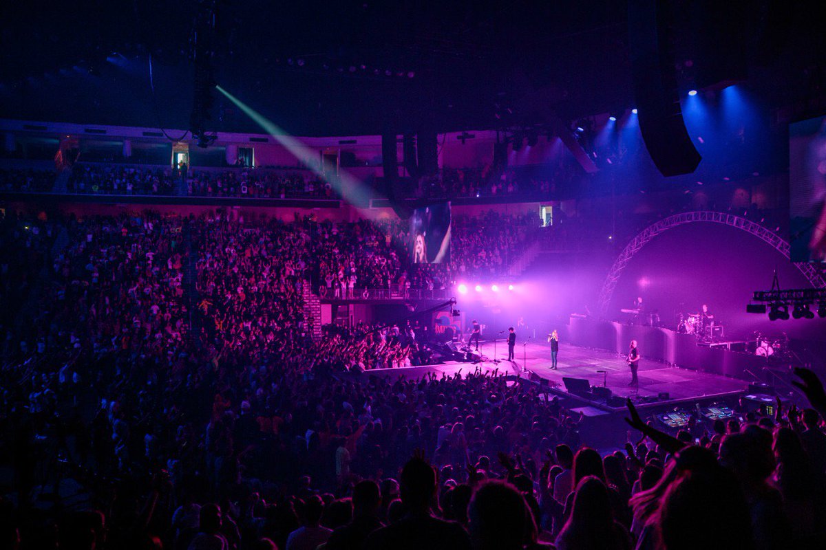 jesusculture's tweet photo. We had a blast worshipping with everyone at #forwardconf this weekend! Were you there?! #JesusCulture https://t.co/9rgPgN20pw
