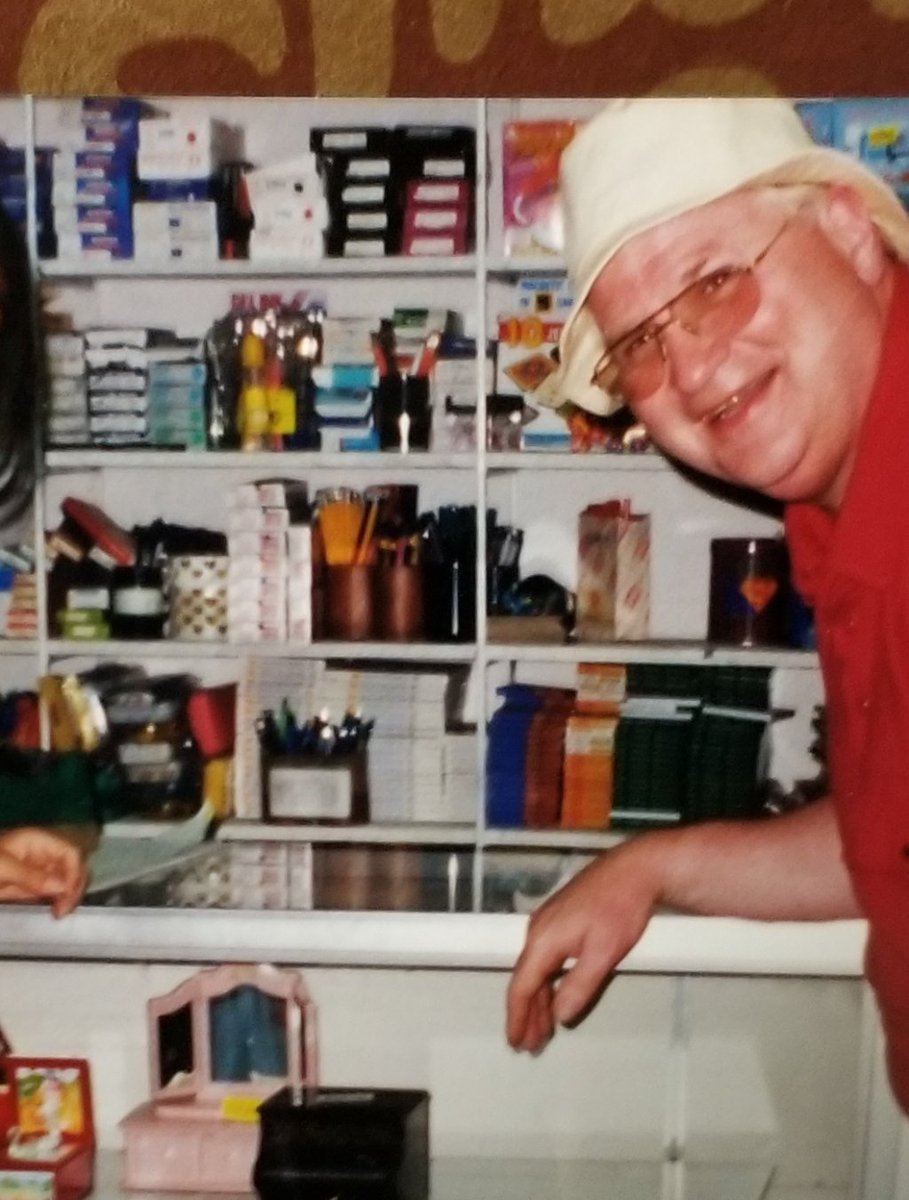 SLPJames's tweet image. 25 Things I've Learned from my Parents &amp;amp; Partner about Relationships (Photo: My dad, excited to buy a gift for my mom that he knows she'll love.) bilingualslpjames.wordpress.com/2018/07/01/25-…