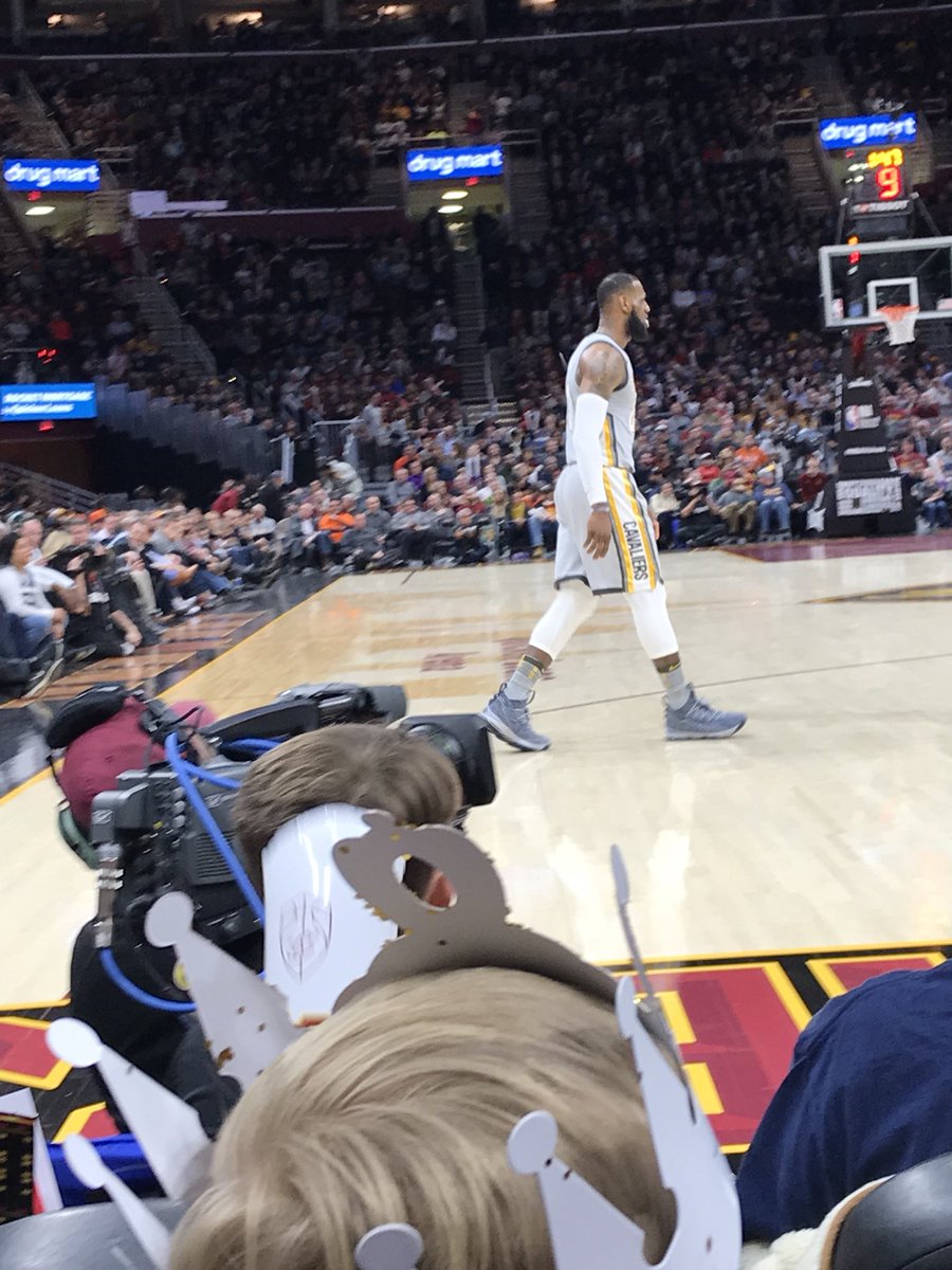 MissMarie_'s tweet photo. Glad I made it to Cleveland when I did. #LABron https://t.co/jtcZcQzsVw