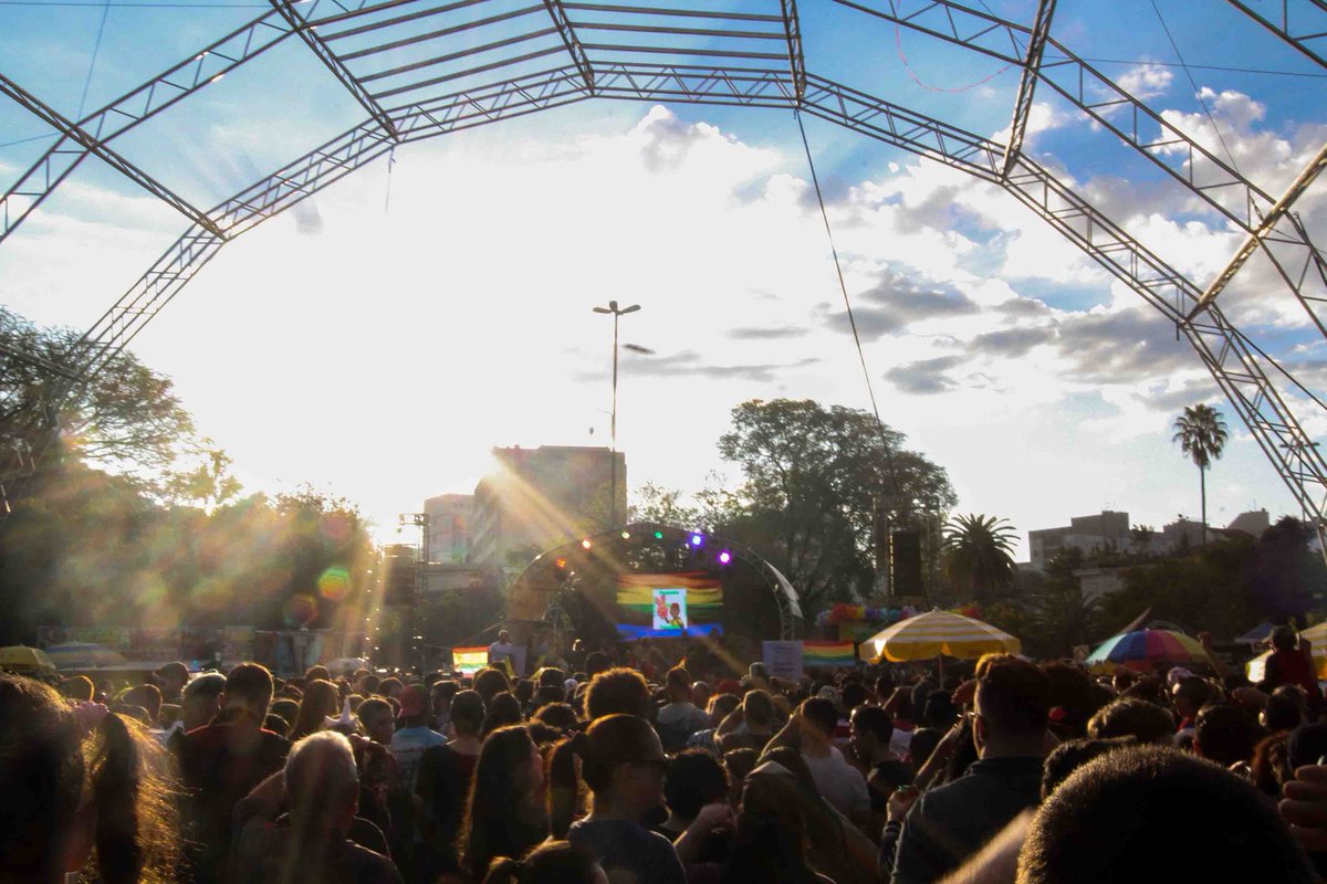 POAdigital's tweet photo. Parada de Luta LGBTQI+ no Parque Farroupilha (Redenção)  com os Movimentos Sociais, Poder Público e Iniciativa Privada. Teve distribuição de preservativos, informações sobre retificação do Registro Civil de travestis e transexuais e apresentações. https://t.co/KtsYQfEmx7
