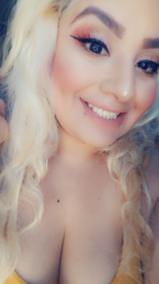 Barbie_roxy714's tweet photo. #selfie #Makeup https://t.co/c2MhabsD25