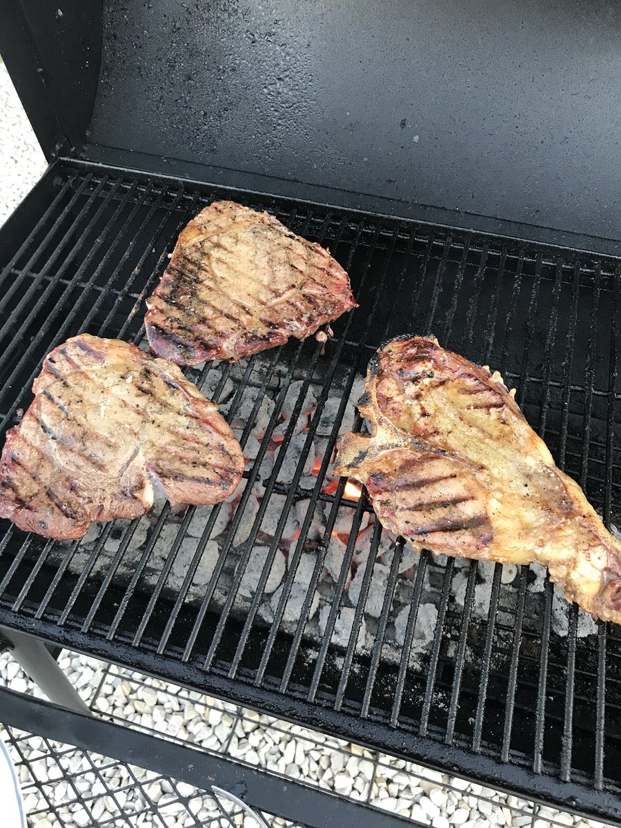 KyGreek1's tweet photo. A little late but supper is about to be served. #farmfreshbeef https://t.co/ym4U4EkL42