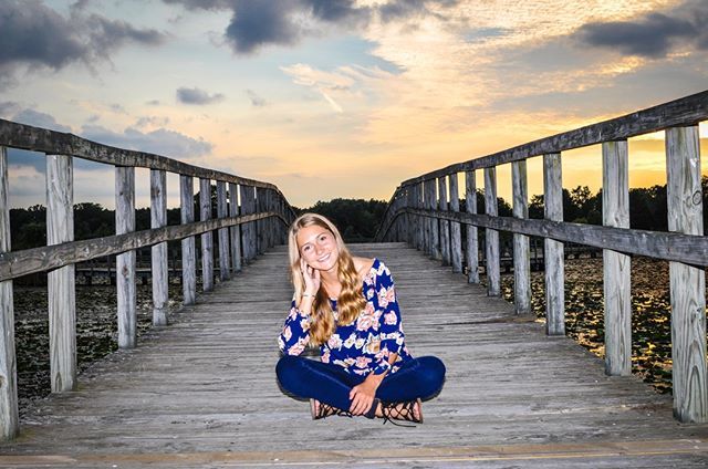 ratherbphoto's tweet photo. The beautiful #summer #sunsets with this #styllish #senior - Book now for #seniorpics #seniorphotography #seniors2019 #classof2019 #seniorportaits #seniorphotos #senioryear #portrait #seniormodel #seniormodel19 #seniorphotographer #seniorpictures #seniโฆ https://t.co/DfY7jKgoVf https://t.co/DgORrL70XO