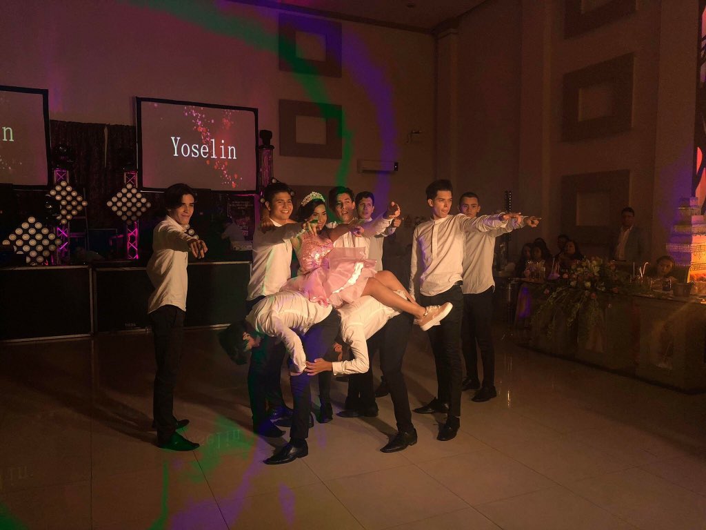 excellence_28's tweet photo. Felicidades Yoselin bailaste excelente.

#TeamExcellenceBallet https://t.co/6tHri5ZBgf