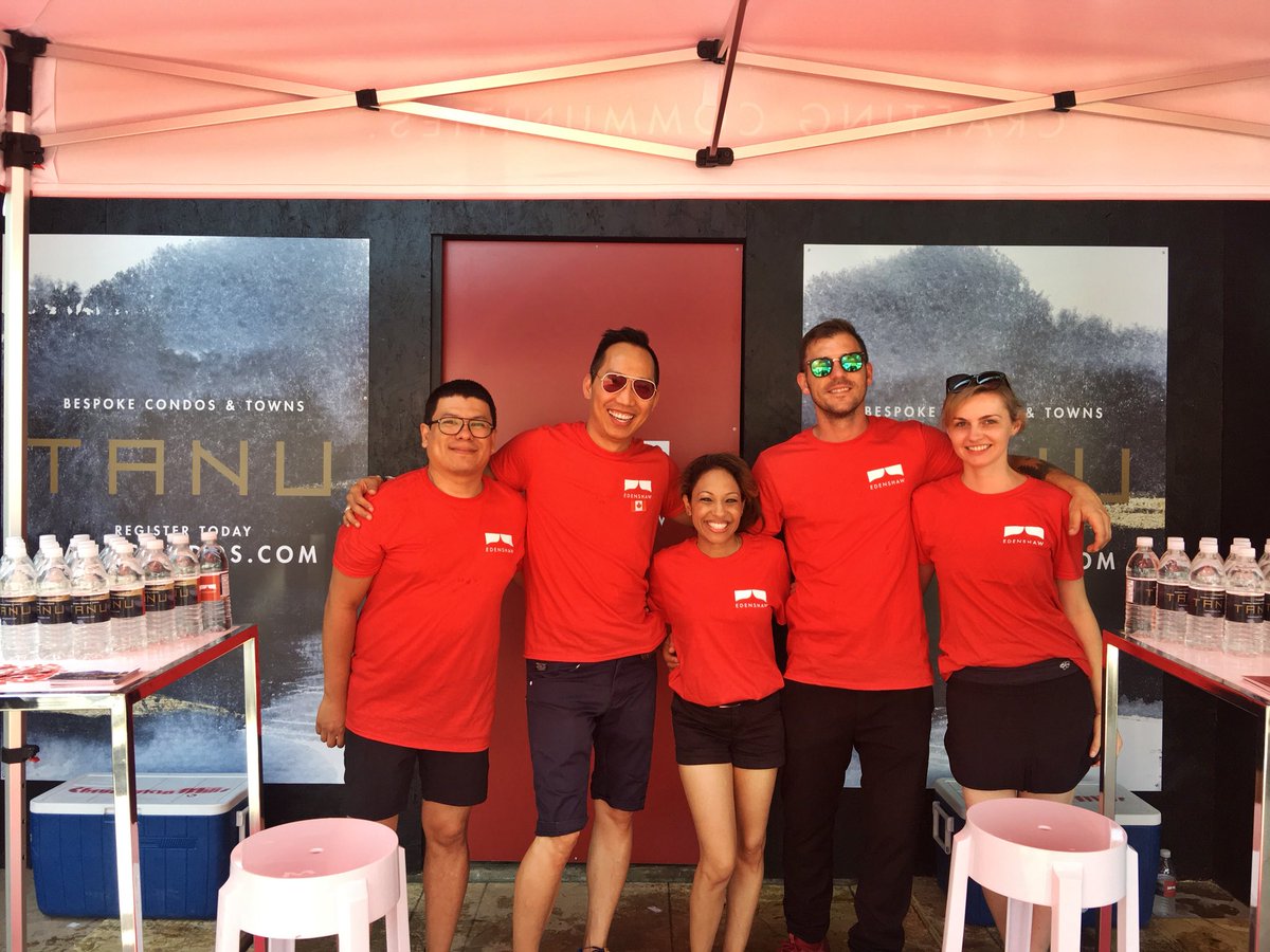 In2itionRealty's tweet photo. Happy #Canada Day!🇨🇦
-
We celebrated at Paint the town Red in #PortCredit with Edenshaw Developments informing local residences of exciting news coming soon! https://t.co/KB2NwebfEX https://t.co/6Ne51nIGxa