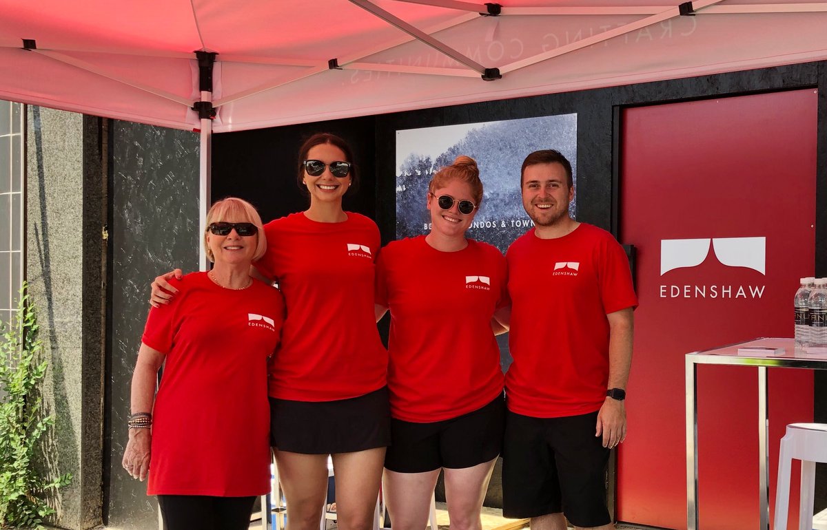 In2itionRealty's tweet photo. Happy #Canada Day!🇨🇦
-
We celebrated at Paint the town Red in #PortCredit with Edenshaw Developments informing local residences of exciting news coming soon! https://t.co/KB2NwebfEX https://t.co/6Ne51nIGxa