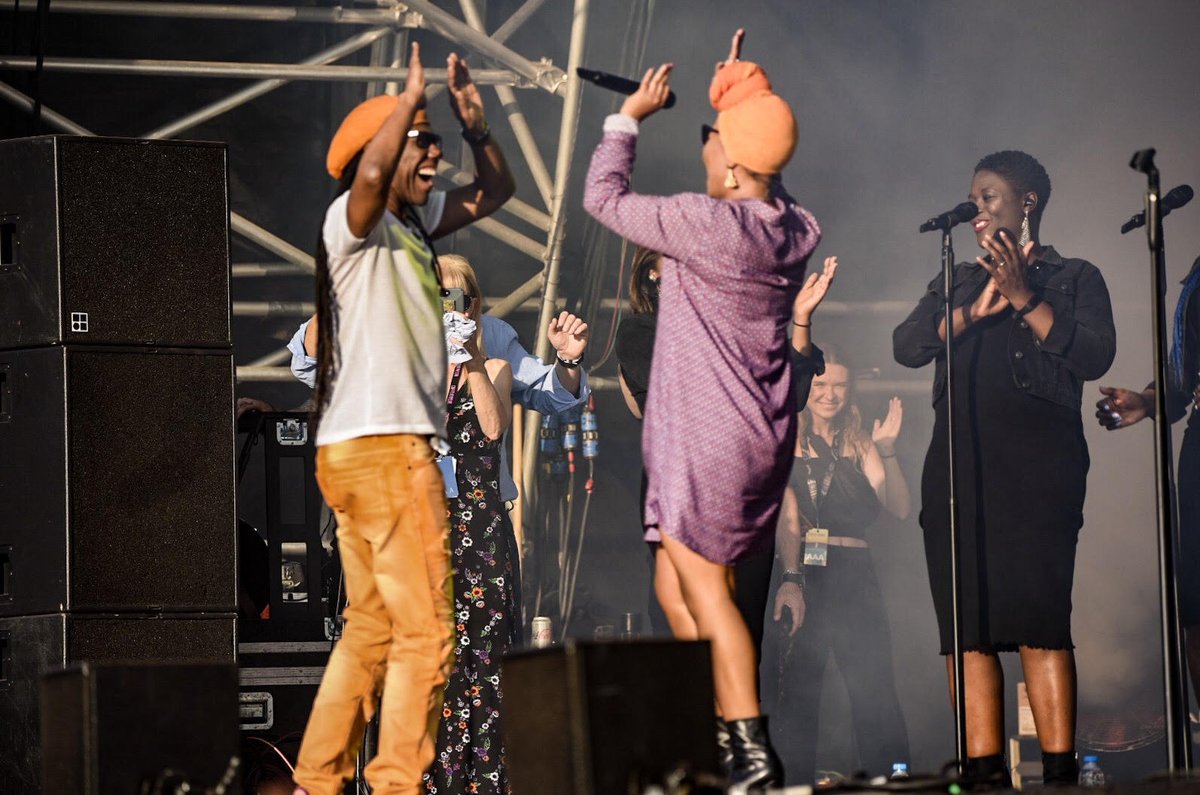 **EXCLUSIVE ANNOUNCEMENT** <a href="/nilerodgers/">Nile Rodgers</a> just announced live on stage that he and the incredible <a href="/emelisande/">Emeli Sandé</a> are going to recording a brand new track together!!!! You heard it at The Fiesta x FOLD Festival First!!!  GREAT TIMES!

📸 <a href="/calum_buchan/">Calum</a>