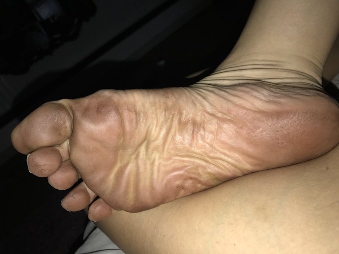 So many of you beg me for #dirtyfeet ... so ... https://t.co/FABjuRgevY<a href="/tag/dirtyfeet"class="tags">#dirtyfeet</a>