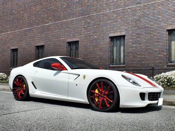Happy #CanadaDay 🇨🇦  Don't forget to enter for your chance to win tickets to the Luxury &amp; Supercar Weekend. Enter your email here: bit.ly/luxmags <a href="/luxurysupercar/">Luxury&SupercarWknd</a> #Vancouver #SuperCars #LUXELIFE #RedAndWhite