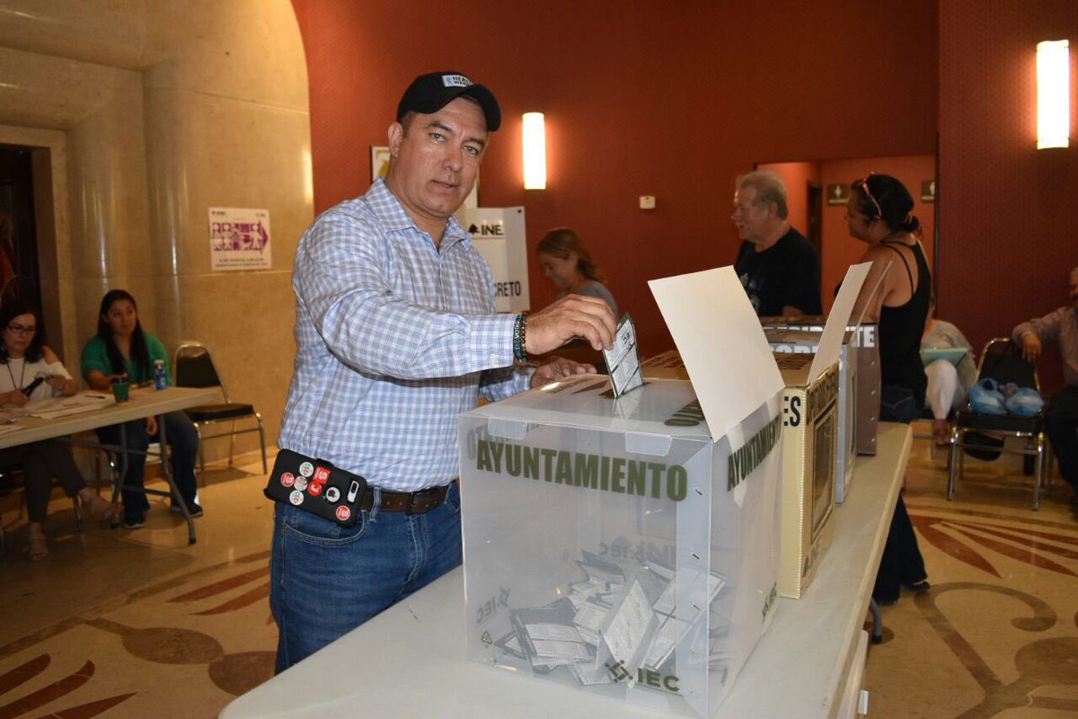 raulvela_e's tweet photo. Ejerciendo mi voto como ciudadano #YoVoyconLoBueno #YoconSonia #PRICoahuila #PRIPiedrasNegras @JoseAMeadeK @JuarezCisneros @mrikelme @rigofuentes https://t.co/WGO8rkSX7Q