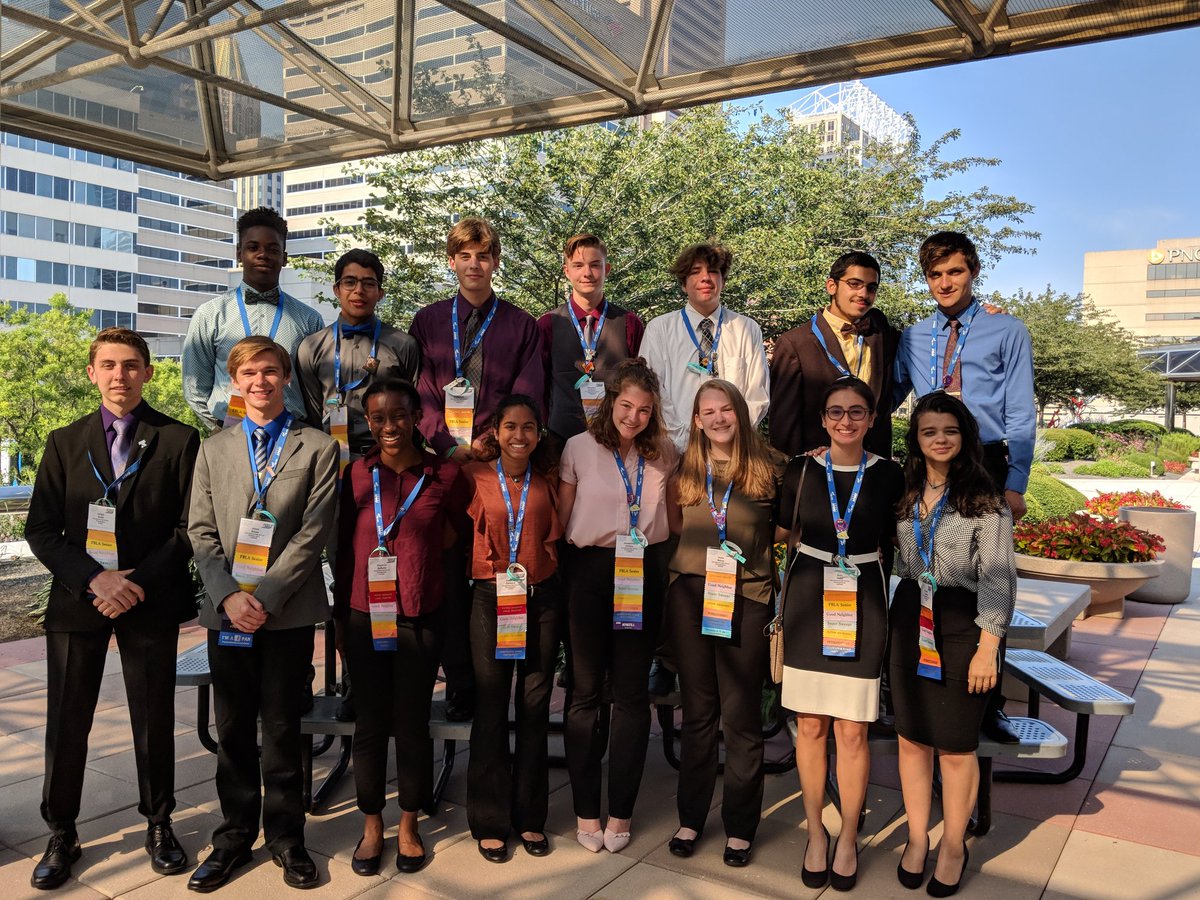 sburgfbla's tweet photo. Stroudsburg FBLA ready for the awards ceremony! #NLC18 https://t.co/xMNeCIWMy1