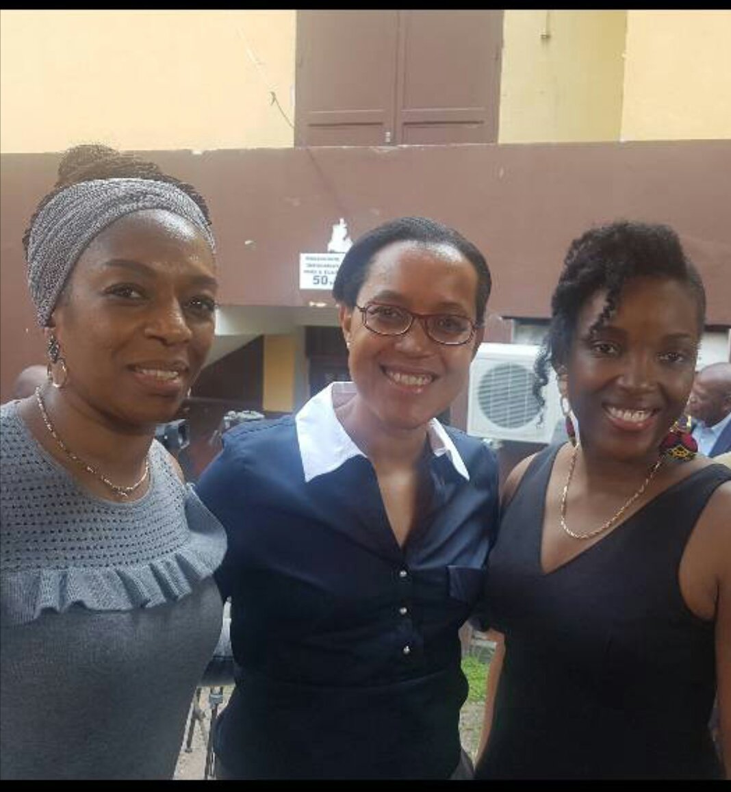 Ce fut un plaisir et une grosse dose d'énergie positive d'être entourée de ces 2 femmes congolaises #STEM Raissa Malu @ScienceRDC, encourager tout ces jeunes au college Boboto @AnaWimNgoso @annytenga  1000bravo comme l'a dit @barickbuema à @NgalulaPe @UToledo @SminPowerGroup