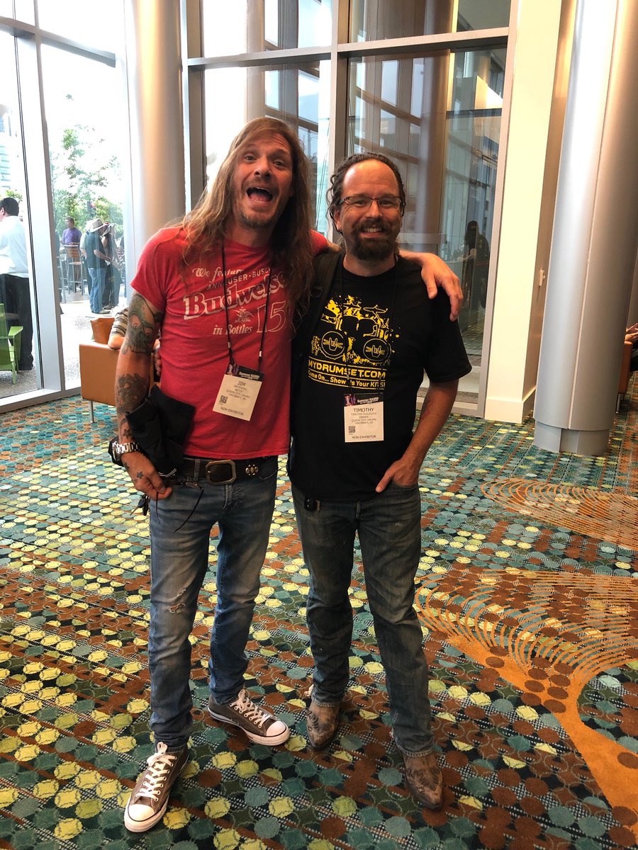 QueenCityDrums's tweet photo. @QueenCityDrums  artist @jimmyphipps and owner @tguilfoyle  hanging @NAMMShow  in Nashville https://t.co/tIZv3Eq9Yj