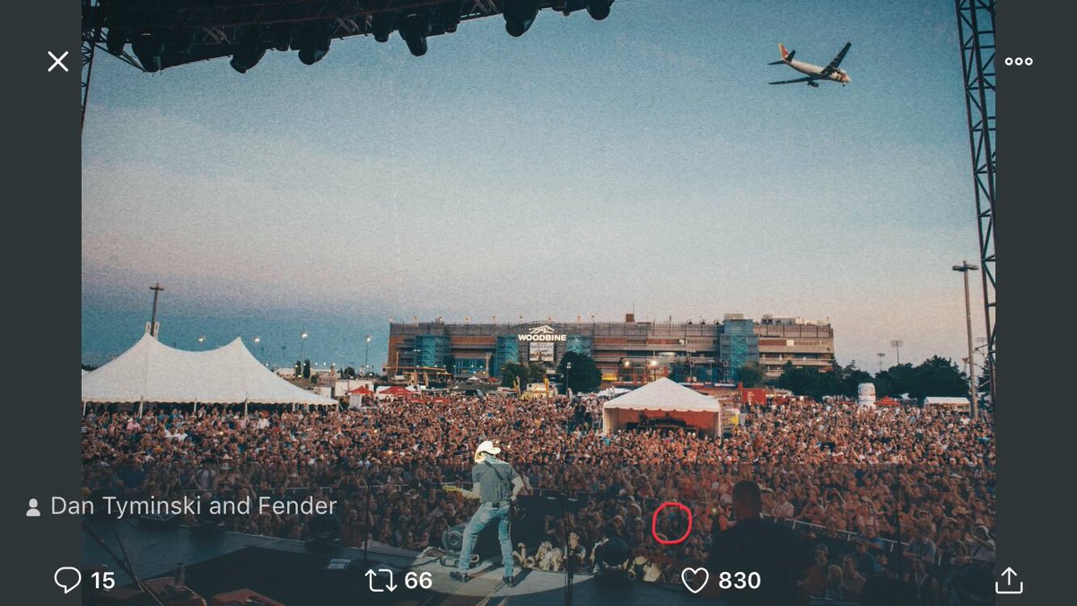 radiomel's tweet photo. @BradPaisley @DanTyminski @Fender Such a FUN night!! That’s me up front.... Thanks for a great show! https://t.co/dJ6iZiViqf