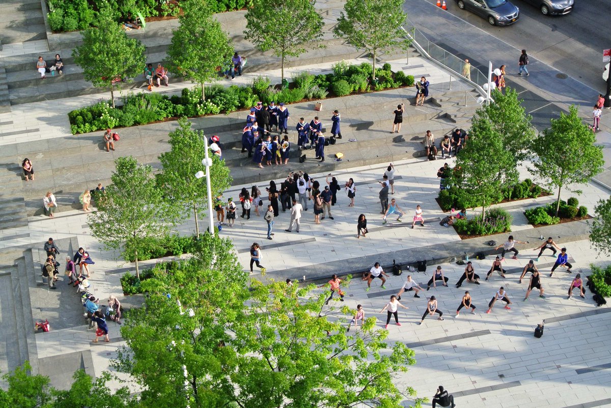 GrainCollectiv's tweet photo. BAM plaza in action. #Brooklyn#BAM https://t.co/ln5zid7zyO