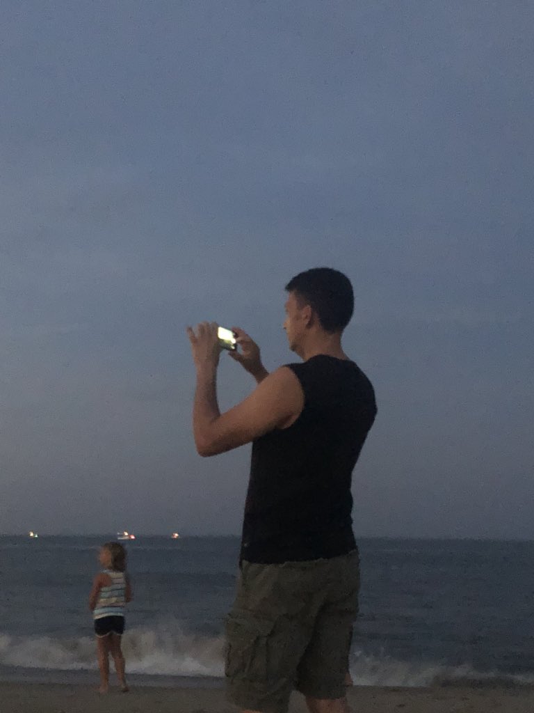 thebargainbrand's tweet photo. Took some pics of some guy takin pics then he left #Rehoboth #picsofpics https://t.co/jHvl5snAM5