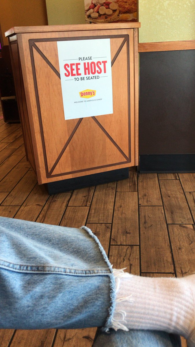 this is the first thing u see when u enter hell