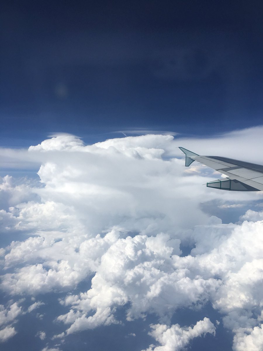 aviation_wx's tweet photo. Pileus cloud and associated CB. So much convection, so much in-flight eye candy 😍 #FL370 #weather #inflight https://t.co/6d0N4sThPT