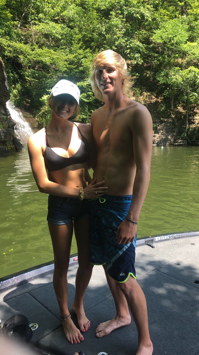 cole_t80's tweet image. Wrapped up a solid high school fishing career and got to spend a week in Florence, AL with the best family and friends I could ask for 👌🏼 #livetofish #Worldfinals #highschoolfishing