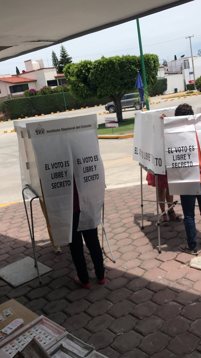 SamuelBonillaR's tweet photo. He podido comprobar una gran jornada electoral en estas #Elecciones2018
Un orgullo participar directamente #VivaMéxico https://t.co/8VwijWXf5x