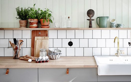 Make your apartment a home with little touches - we're living for these tips on how to make the most of some terracotta pots. Bring those raw, rustic vibes home #CityChic #ChicTips #Interior houzz.co.uk/ideabooks/1054…