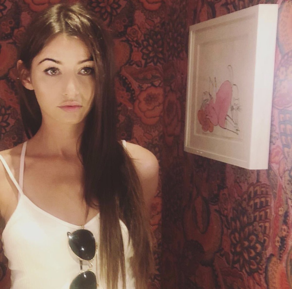 eleanorcaldeuk's tweet photo. So serious xx https://t.co/vOBqlrzAkf