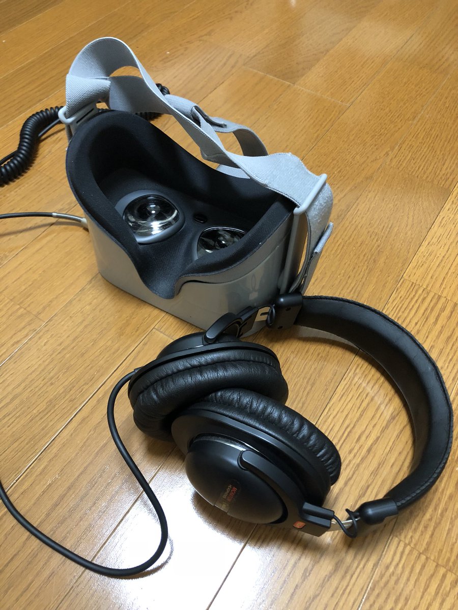 Peko No Twitter Oculus Goにそこら辺にあったヘッドホン適当に挿し