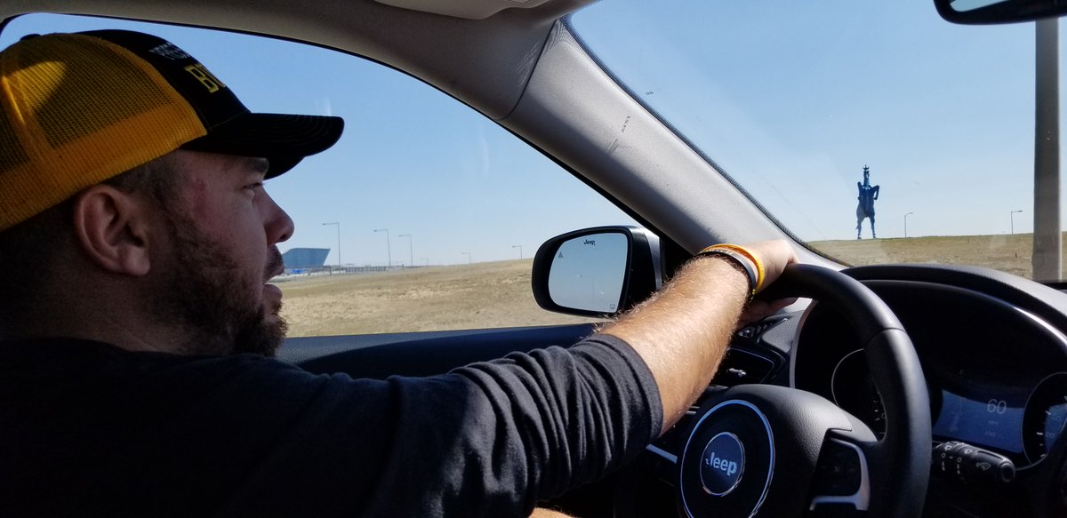 MiaVossOnTheGo's tweet photo. This was a fun ride for all! @iSocialFanz @demianross and more had a great time getting around #Denver in the 2018 @Jeep #Compass! #Sponsored #Jeep #SMDayDen #MiaOnTheGo https://t.co/jPUiuO8Jac