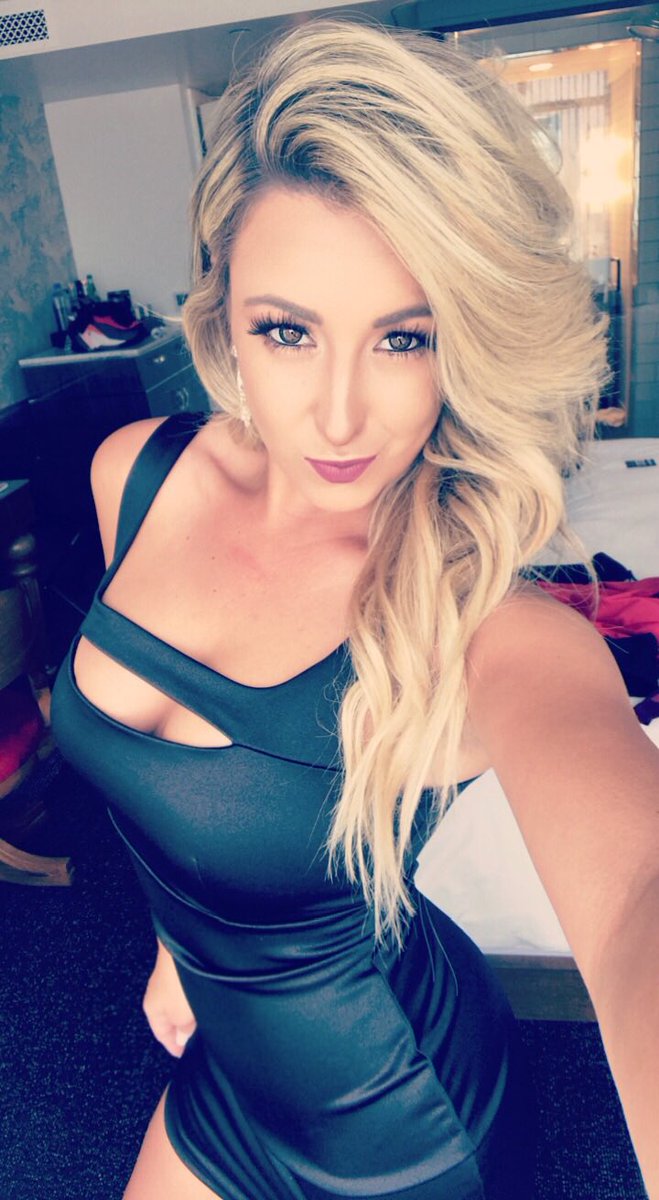 Chelsea Lynn Pezzola 알몸의 988