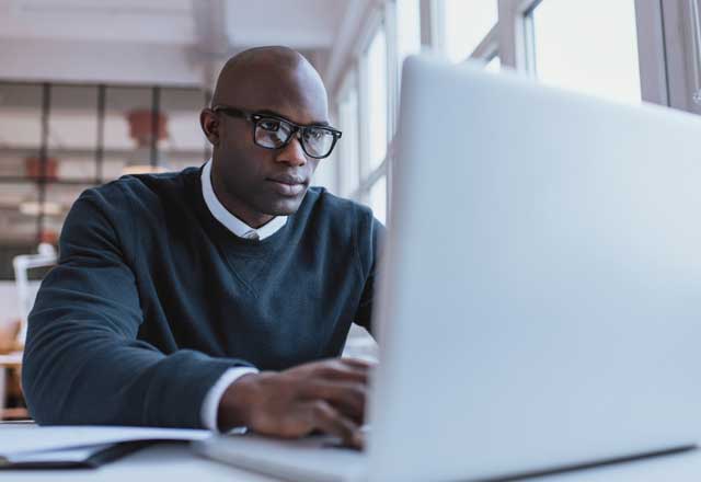HopkinsMedicine's tweet photo. Did you know there is such a thing as the sitting disease? Here's how a sedentary lifestyle affects #hearthealth: https://t.co/xybpiloAgC https://t.co/MNIXyGh9Ms