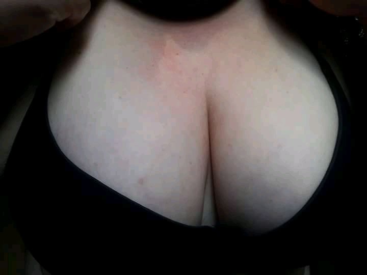 daniel72669606's tweet photo. #Domingodetetas
#parejaa
#dale #Rt #si #te #gustaria #tocarla https://t.co/zWDEhgMrXu