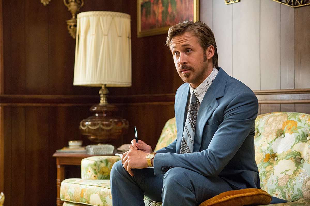 decoratingpages's tweet image. Ryan Gosling in 2016 comedy #TheNiceGuys! Have a nice Sunday everyone!
#Productiondesigner Richard Bridgland
#Setdecorators Danielle Berman, Tommy Wilson
#SundayFunday  
#podcast  #funnymoments  #ryangosling #niceguy #theniceguy #haha #LOL #comedyshow #bestcomedy   #homestyling