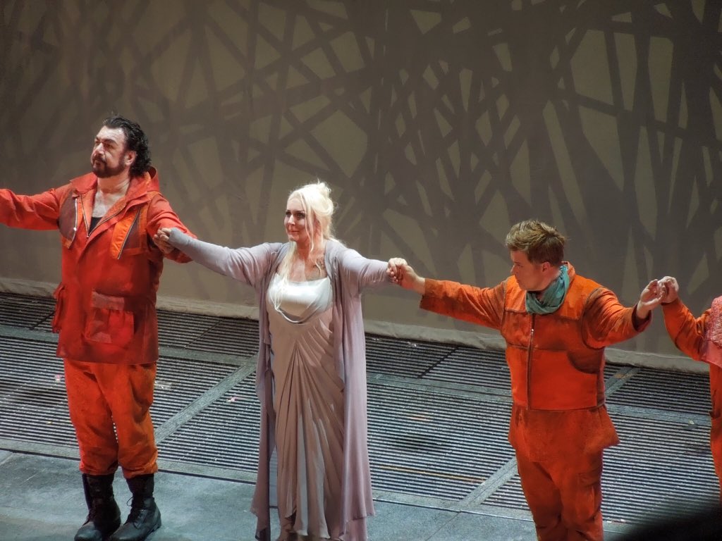 rosenkavaliersf's tweet photo. @SFOpera, @ITheorin @jbartonmezzo @danielbrenna10r and tutti, thank you for amazing, fabulous, outstanding, spectacular #RingSF Götterdämmerung, and I am very sad it came to the end....😭😭😭 https://t.co/A1eW6Sloq7