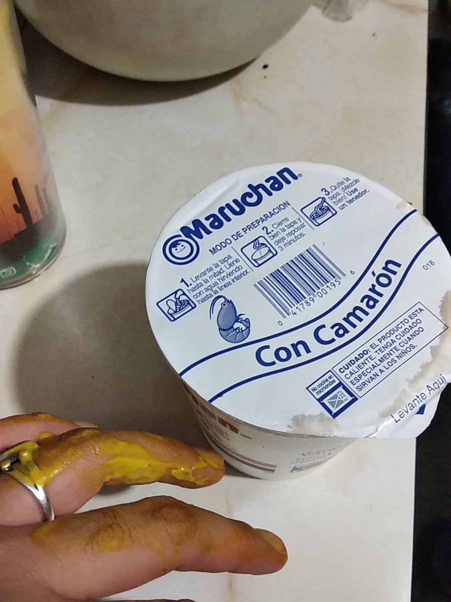 RotzaxD's tweet photo. Etemm... No sé ni hacer una maruchan :'( 
#mequeme https://t.co/D5whwLI86k