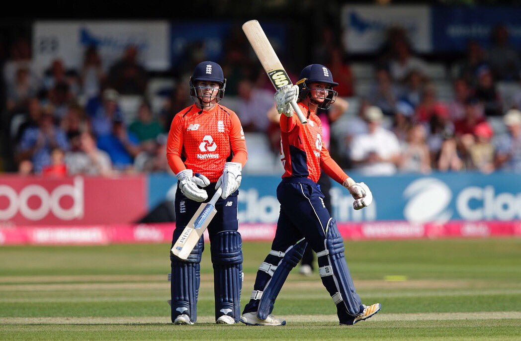Danni_Wyatt's tweet photo. 🏏 @SurridgeCkt https://t.co/KuQuRX8tyv
