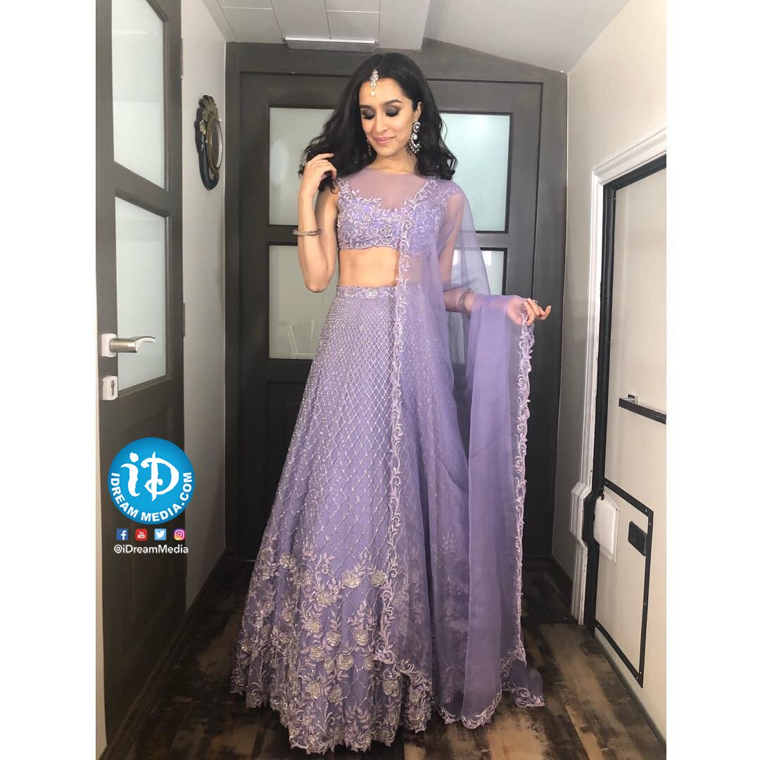iDreamMedia's tweet photo. @ShraddhaKapoor wearing a #Koecsh!
#iDreamMedia #ShraddhaKapoor #TheKapoors
Subscribe to https://t.co/dOHgmd4Ghp https://t.co/ntBrMk2NPL