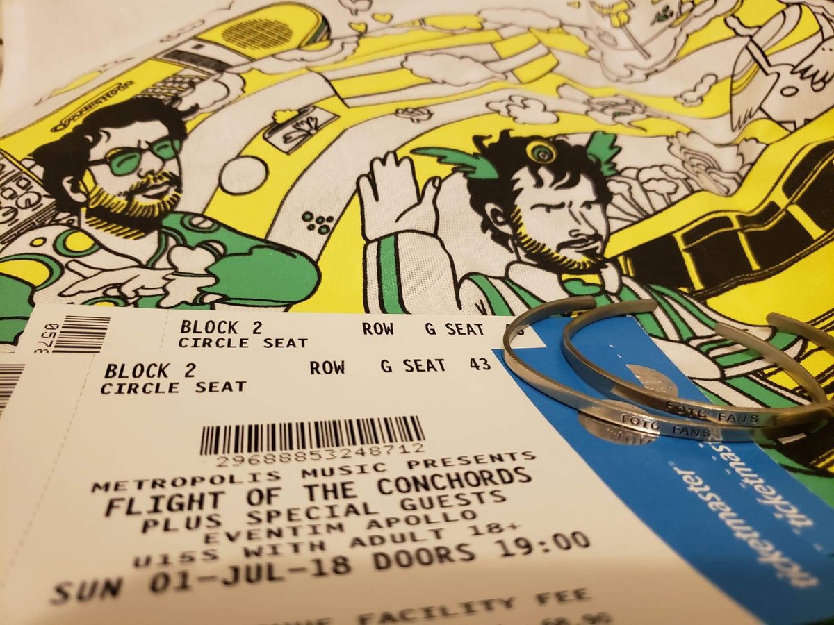fotc_fans's tweet photo. After two trips to London and some blood, sweat, and tears, we finally got to see the guys tonight and it was everything we could have wanted and more. Bret and Jemaine hands-on recorder action is some #bigdickenergy. https://t.co/1ECPuo3VAM