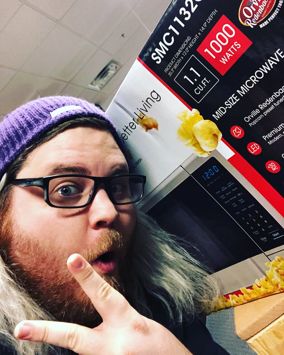 When you give away a microwave on stream for the meme and finally get to deliver it. 🤪🤪🤪